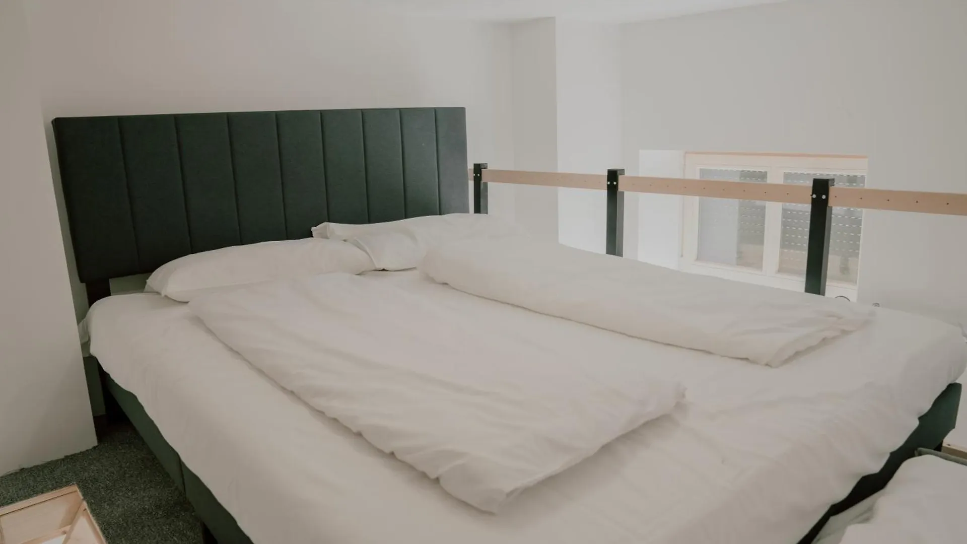 12 Monkeys Apartments Berlin 0*,